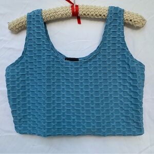 NY INVASION retro blue textured sleeveless crop top